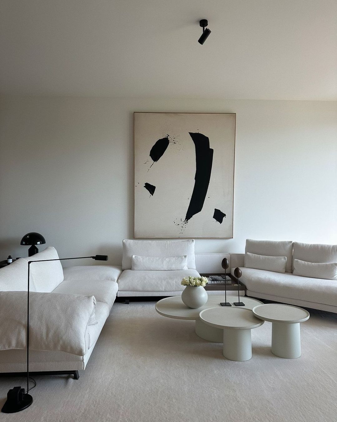 Decoración Minimalista vs. Maximalista: ¿Cuál se adapta mejor a tu hogar?